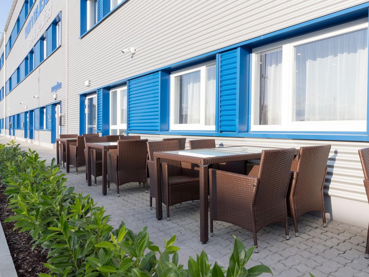 Winbudget "Bed&Breakfast" Wiener Neustadt Exterior photo