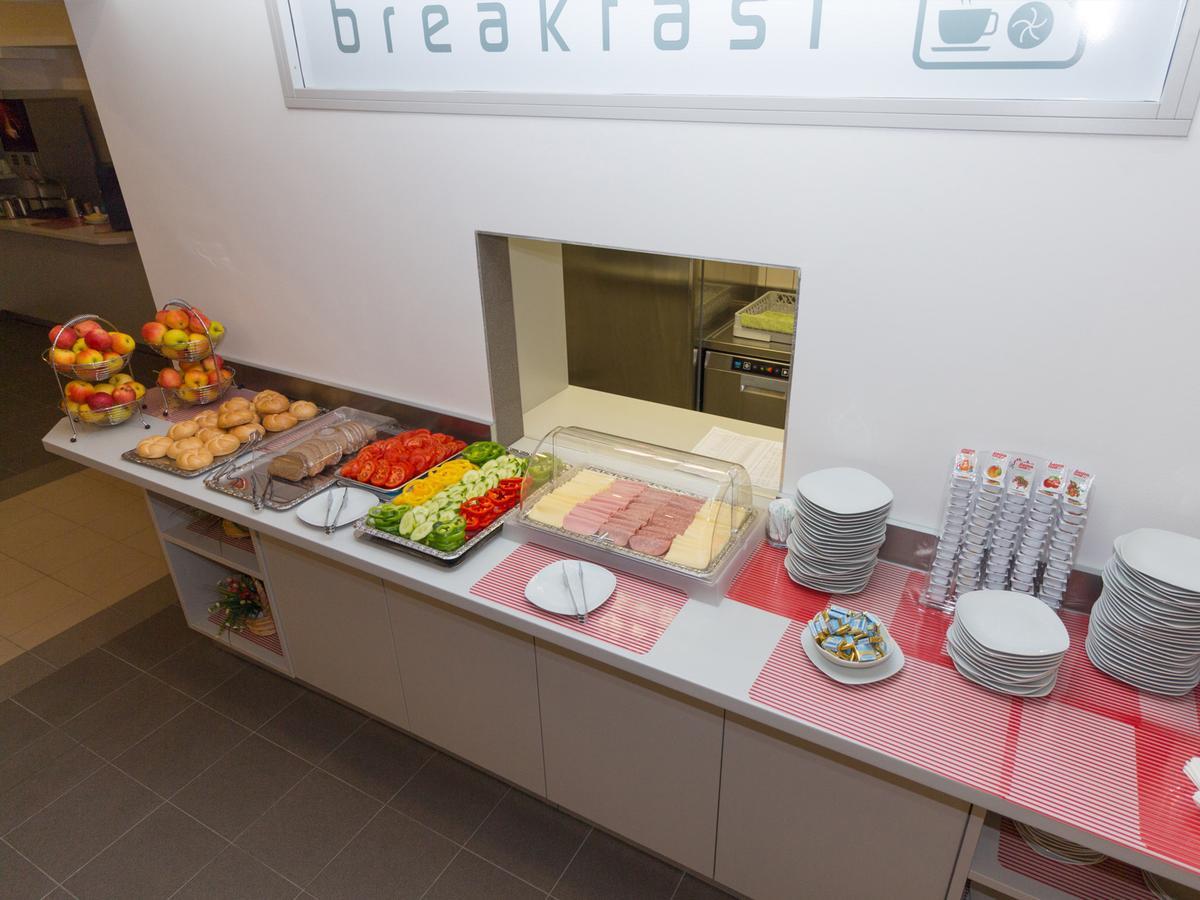 Winbudget "Bed&Breakfast" Wiener Neustadt Exterior photo