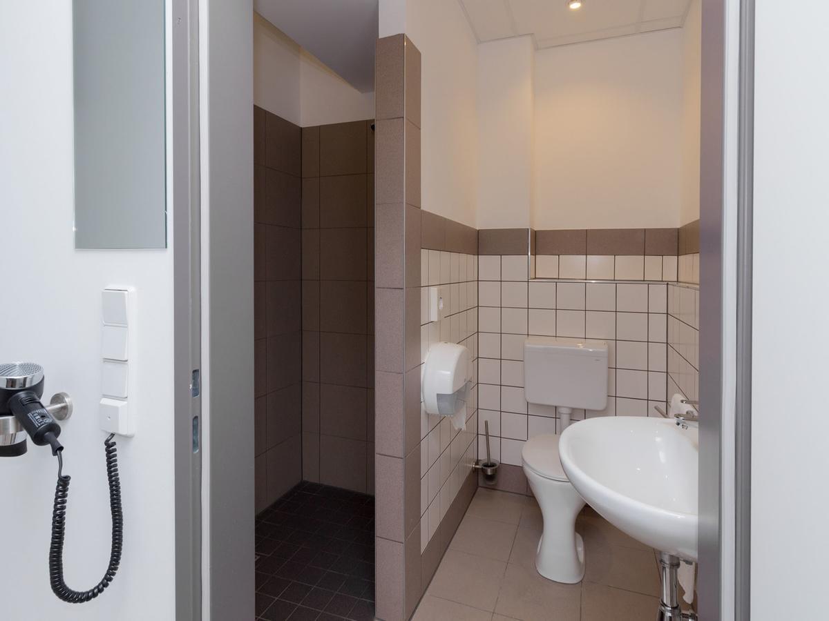 Winbudget "Bed&Breakfast" Wiener Neustadt Exterior photo